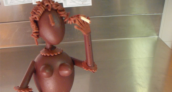 bambola di cioccolato